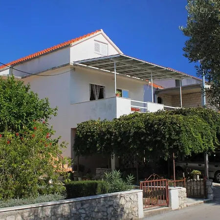 Apartment With Parking Space - 9306 *