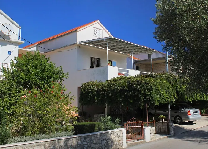 Apartment With Parking Space - 9306 *
